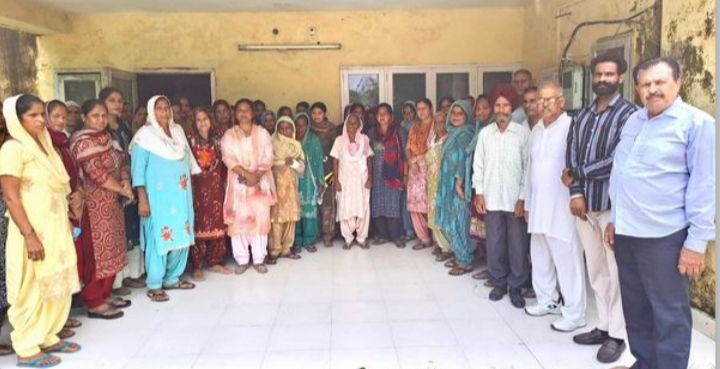 Government should immediately release the dues of MNREGA workers and withheld salaries of employees - Deepak Hoshiarpur.